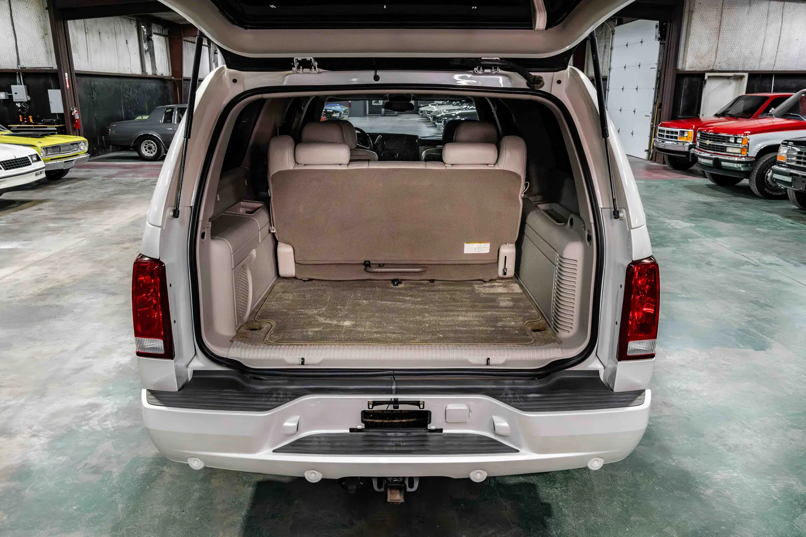 2003-Cadillac-Escalade-White Diamond Pearl-3GYFK66N33G294143-55.jpg